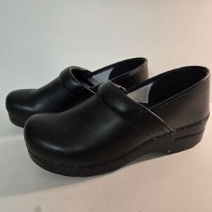 Dansko Women's Size 40 (9-9.5) Matte Classic Black Leather Comfort Clog EUC